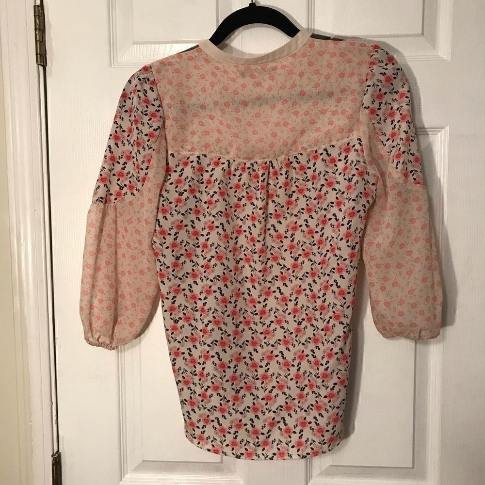 🌈Lauren Conrad XS Button Up Top! - Picture 7 of 7